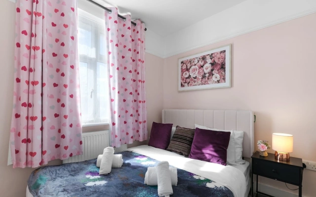 Spacious 5 Bedroom Family Home in Harrow