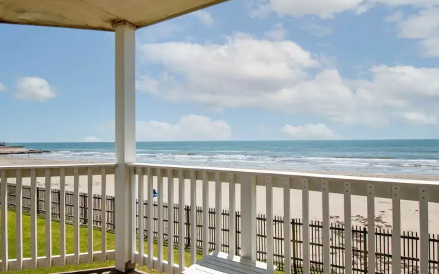 Seascape 2114 2 Bedroom Condo by RedAwning