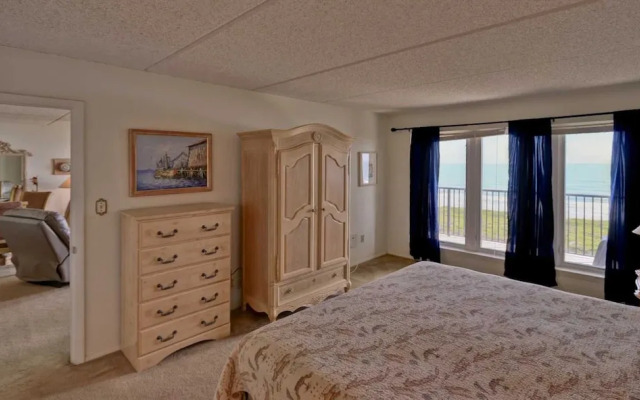 Seville 603 Minium 3 Bedroom Condo by RedAwning