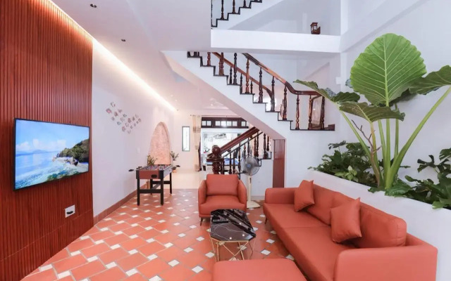 Lavie House 10-2 Lạc Long Quân