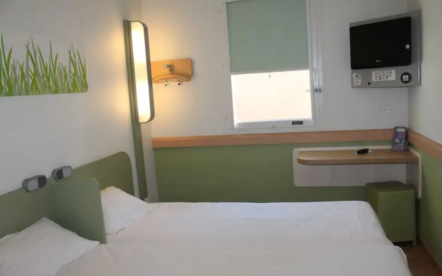 First Inn Hotel