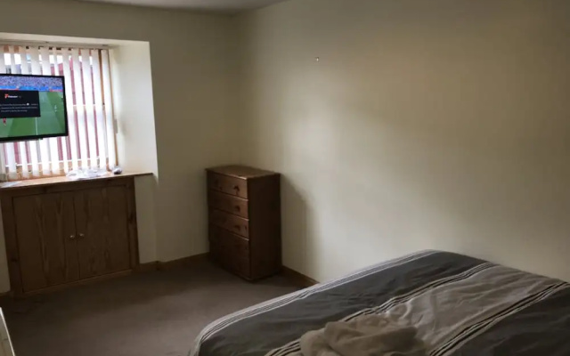 2 Varis Apartments