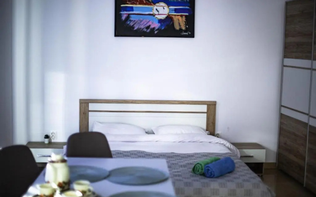 One Room Apart T3 with Free Parking