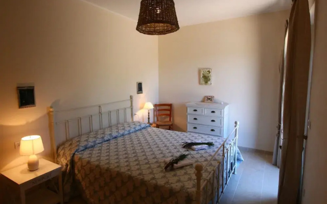 Enticing Farmhouse in Montalto di Castro near Sea