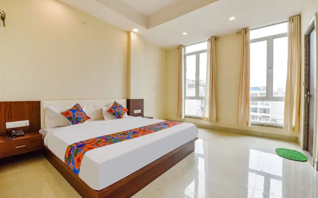 Fabhotel Diamond I