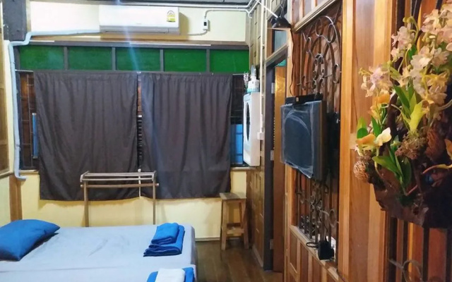 Santo House