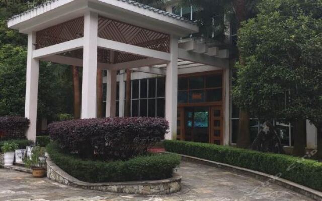 Отель Dadongshan Tourist Resort вид на фасад