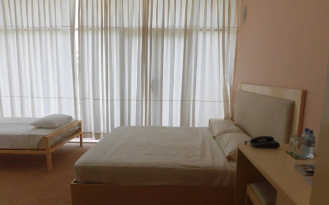 Grindlays Regency Hotel