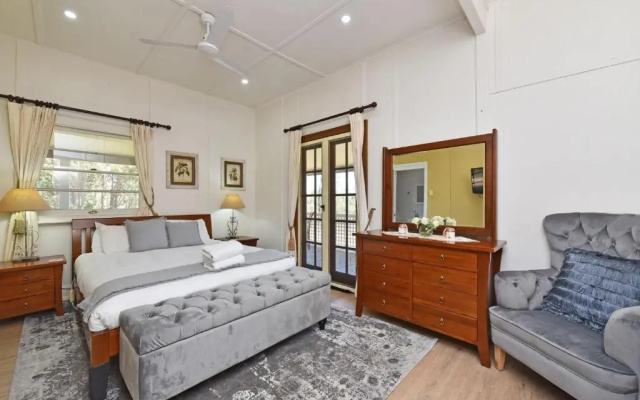Brokenback Vineyard Cottage