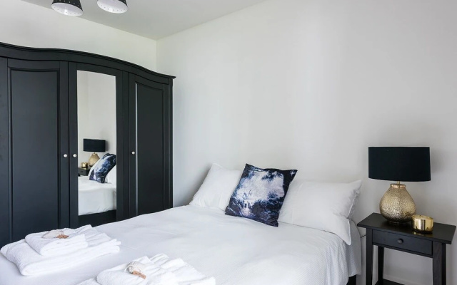 Stylish and modern 1 bedroom apartment near the O2
