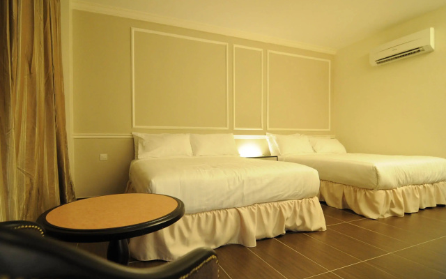 Luscious Hotel