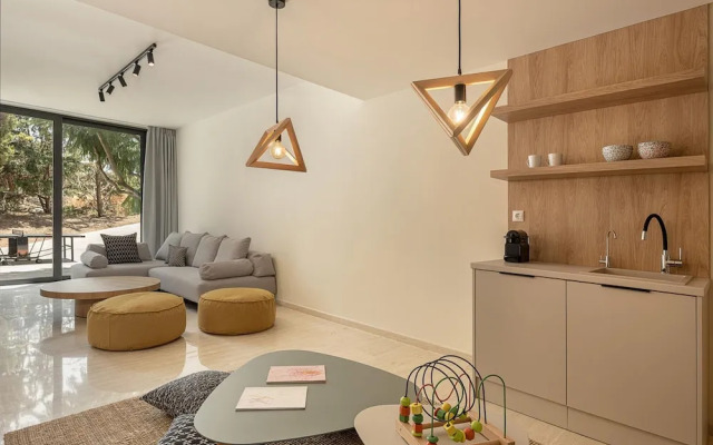 Villa Heora - The Floating Residence