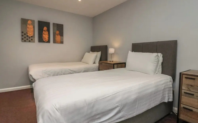 Apartment 6