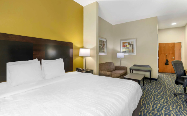 Best Western Plus Brunswick Inn & Suites