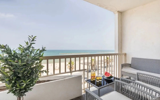 Panoramic Seaview Balcony Escape by Sea N Rent