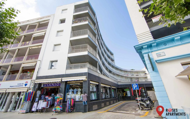 Roses Apartments Tropical Loft vista mar lateral
