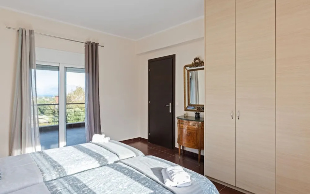 Inviting Holiday Home in Chalkida with Terrace