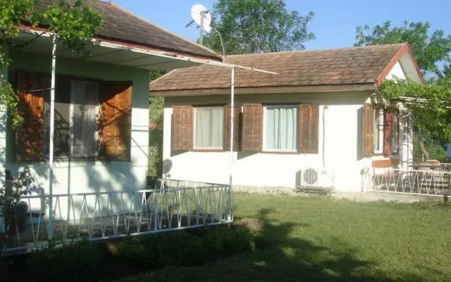 Vestony Bungalows