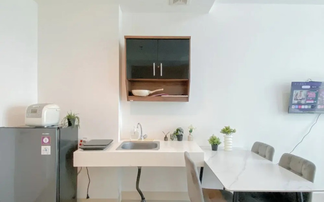 Spacious And Modern Studio Apartment Tree Park City Bsd