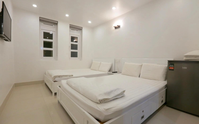 Full House Hostel