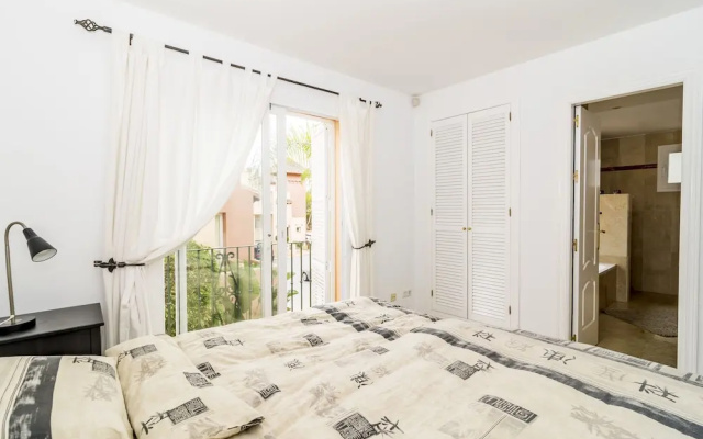 Apartment Condes de Iza-CDI - Roomservice