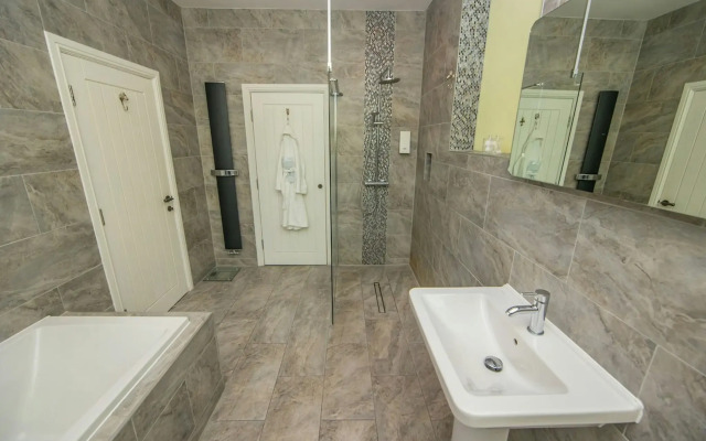 Rogerthorpe Manor Hotel