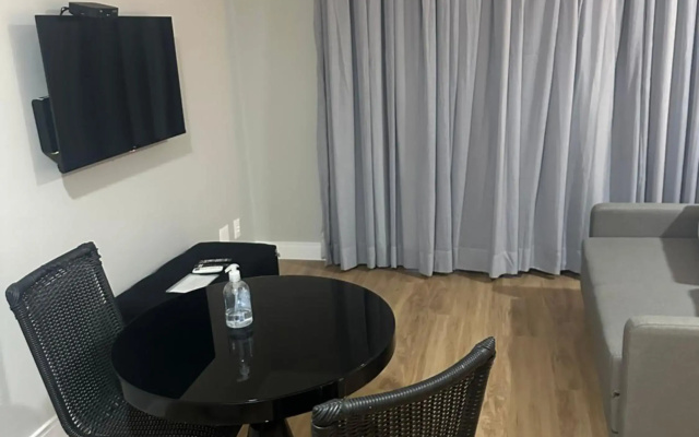 Flat Rua Bela Cintra 1356