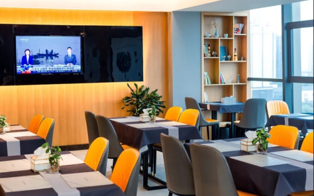 Yuexing Hotel (Louxing Square Chunyuan Pedestrian Street Branch)