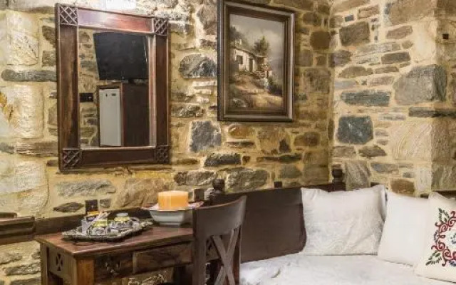 Iliopetra Suites