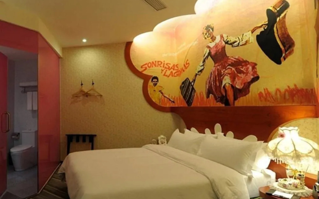 Circle Art Hotel
