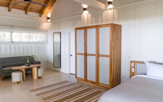 Blue Mist Hotel & Beach Club