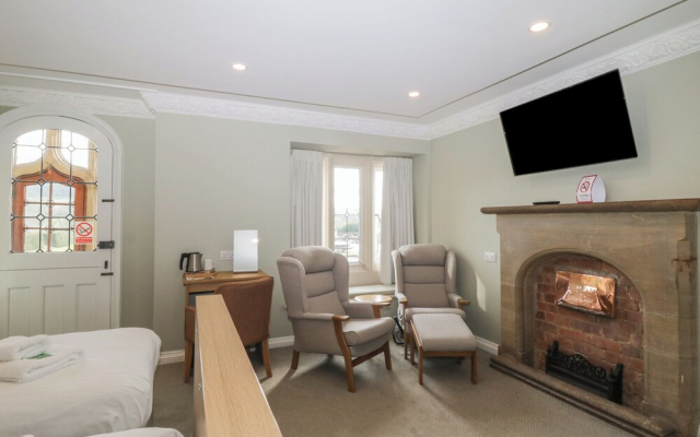 Harcombe House Rooms Accessible Ground Floor Twin