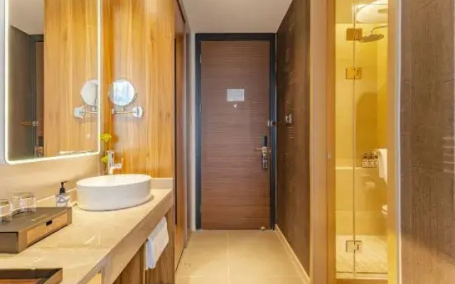 Homeinn Plus Hotel (Huaibei Huaihai East Road Wuyue Plaza)