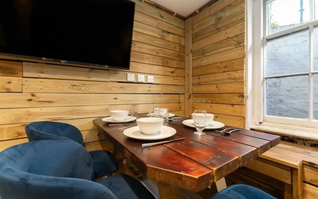 Host Stay Grafton Woodshack