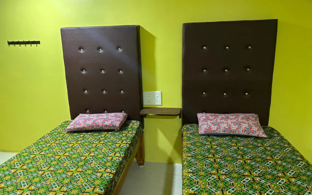 Anandha Lodge