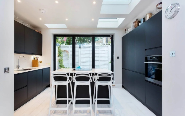 Clean Lines In Parsons Green