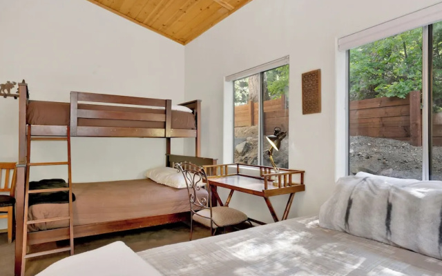 Knickerbocker Retreat #2321
