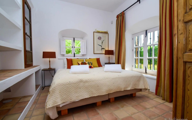 20000 - A Real Oasis In Colonial Style