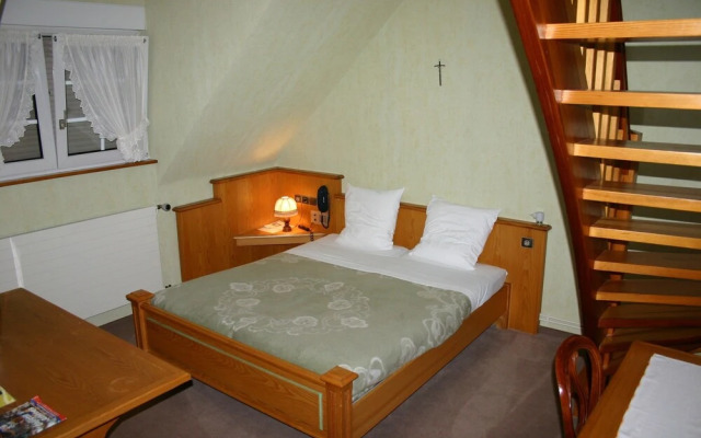 Logis Hotel Aux Comtes De Hanau