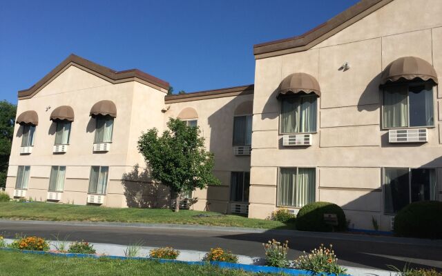 Отель Comfort Inn Farmington вид на фасад