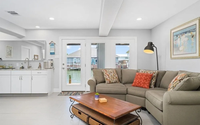 Edgewater Escape by Miss Kitty’s