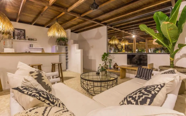 Eco Bamboo Bungalow 4