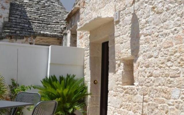 Отель Trullo De Amicis n°5 Альберобелло вид на фасад