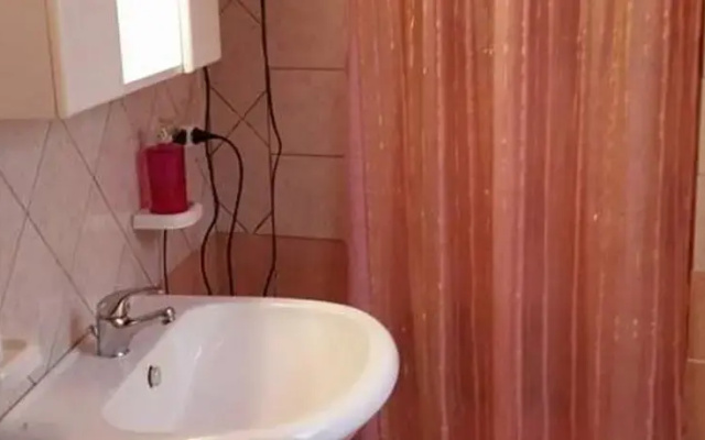 Giuffres Rooms