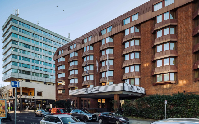 Отель Pentahotel Reading