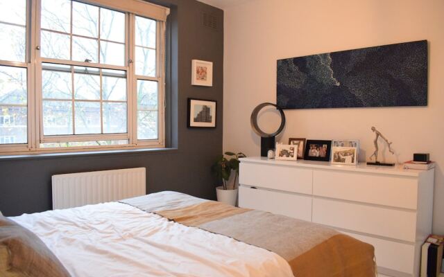 Апартаменты 2 Bedroom Apartment in Clapham Sleeps 4 комната для гостей