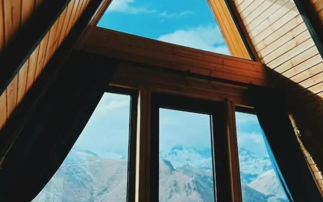 Котедж PYRAMID KAZBEGI