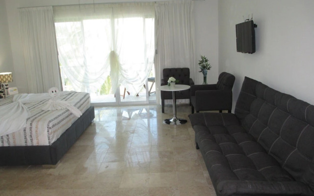 Coral Suites 3C by SunandSea