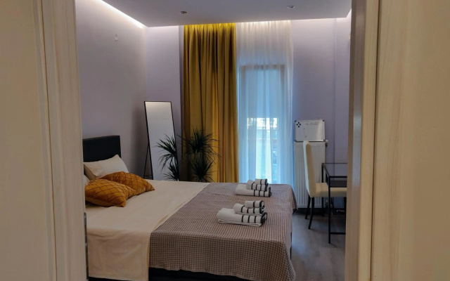 Luxury studios with KING-SIZE bed