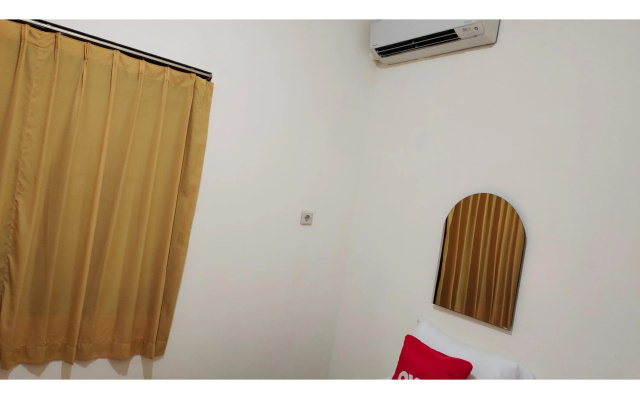 Hotel O C16 Siwalankerto Syariah